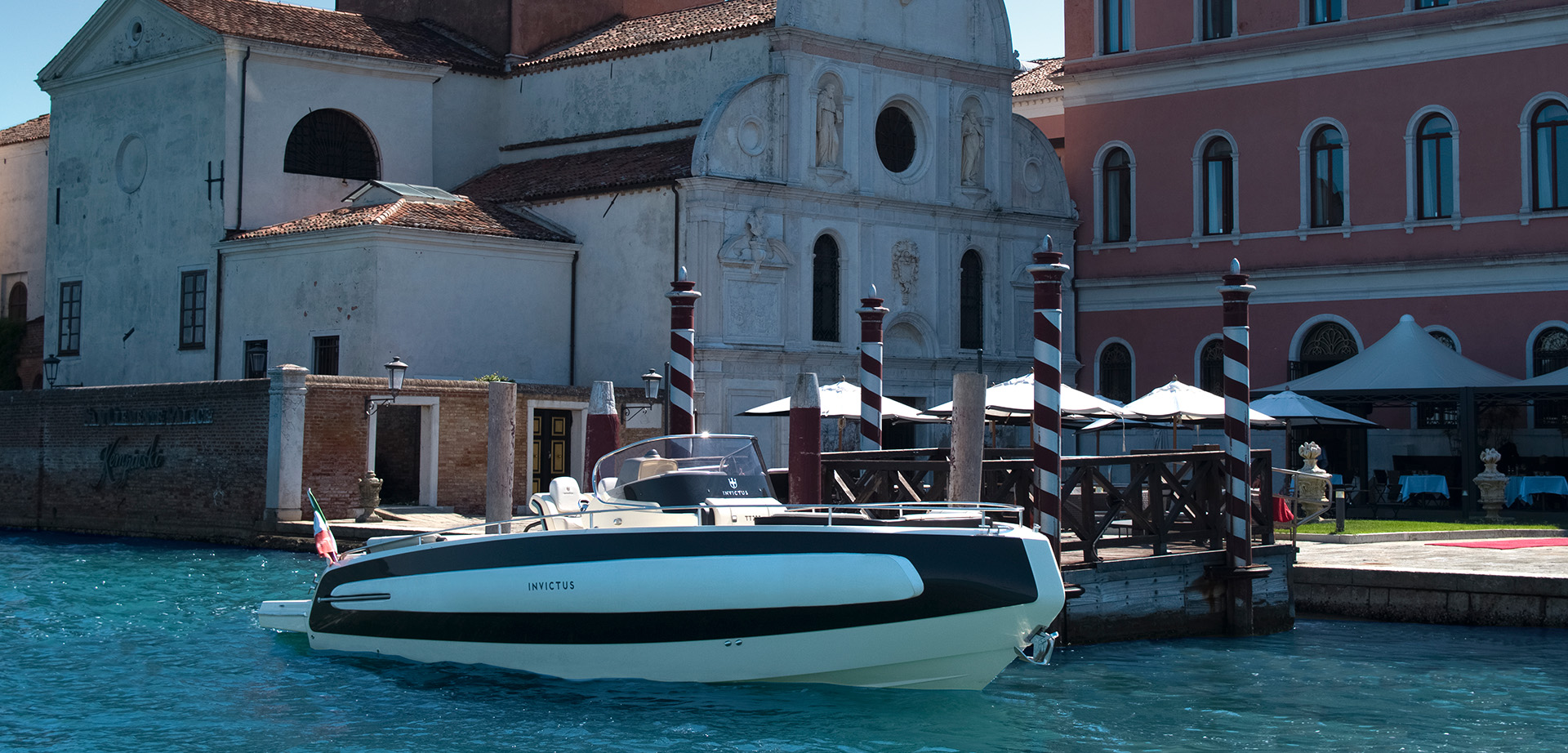 Invictus Yacht - TT280